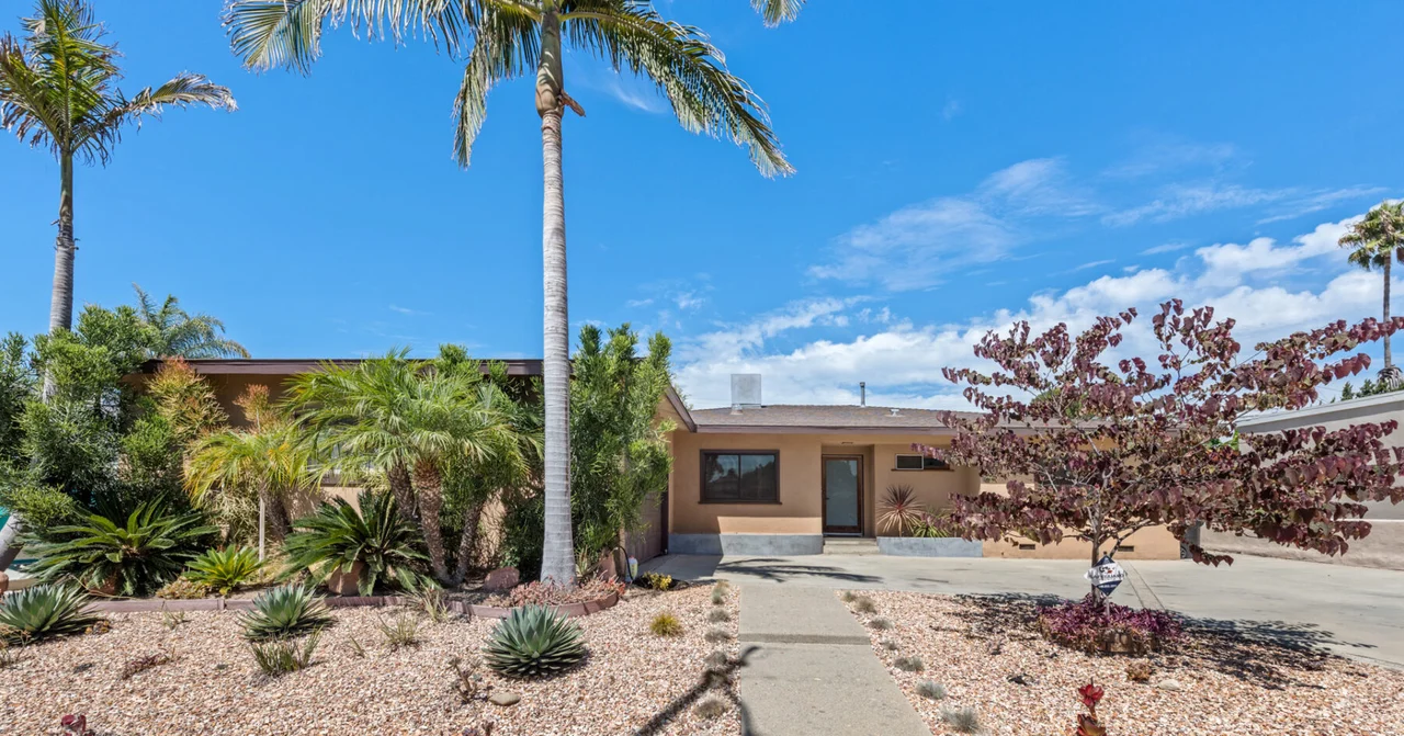5823 Chariton Avenue, Los Angeles, CA 90056