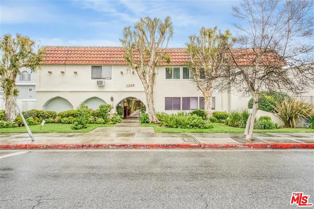 7356 Corbin Avenue, Reseda, CA 91335