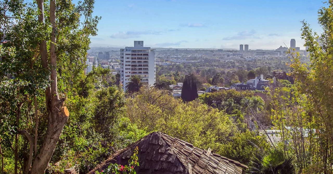 9060 Street Ives Drive, Los Angeles, CA 90069
