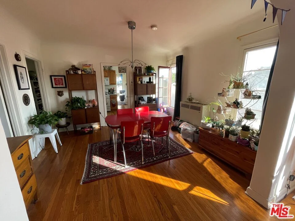 2952 South Palm Grove Avenue, Los Angeles, CA 90016