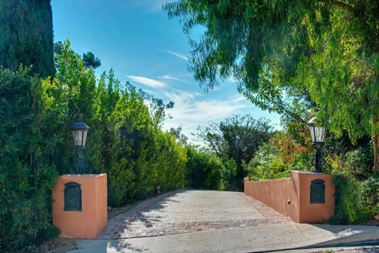 9230 Robin Drive, Sunset Strip, CA 90069