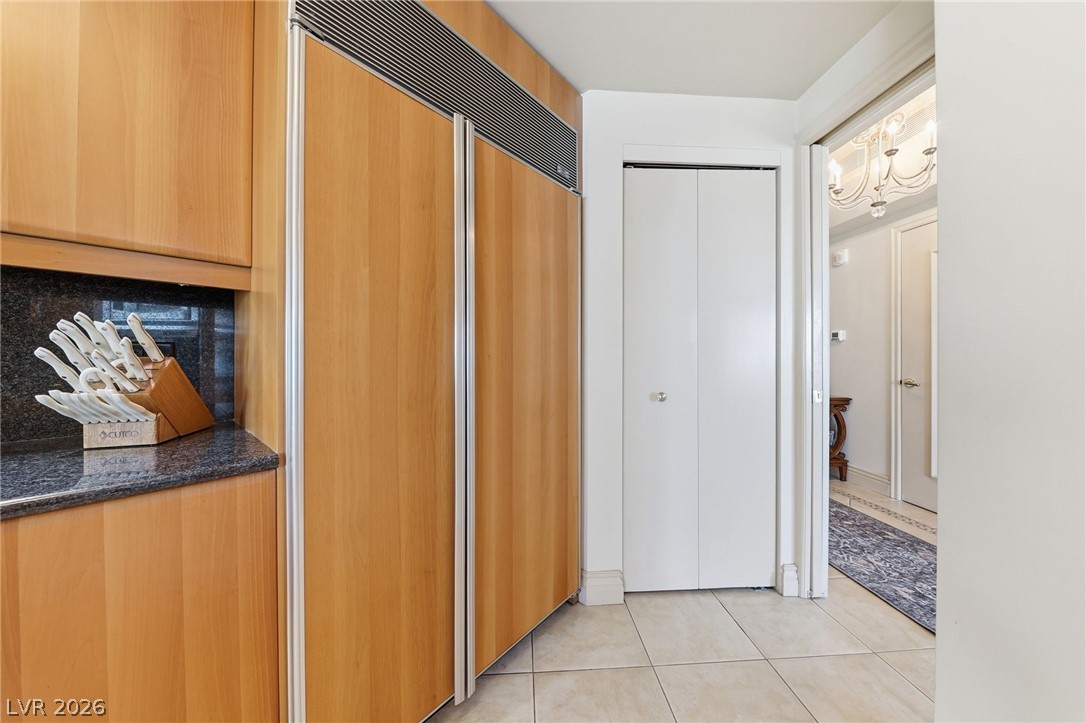 2747 Paradise Road 1205