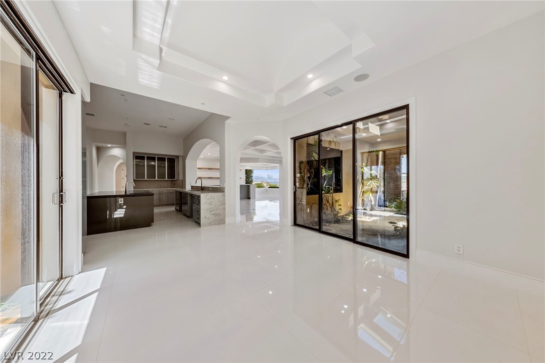 10 Cedar Chase Drive