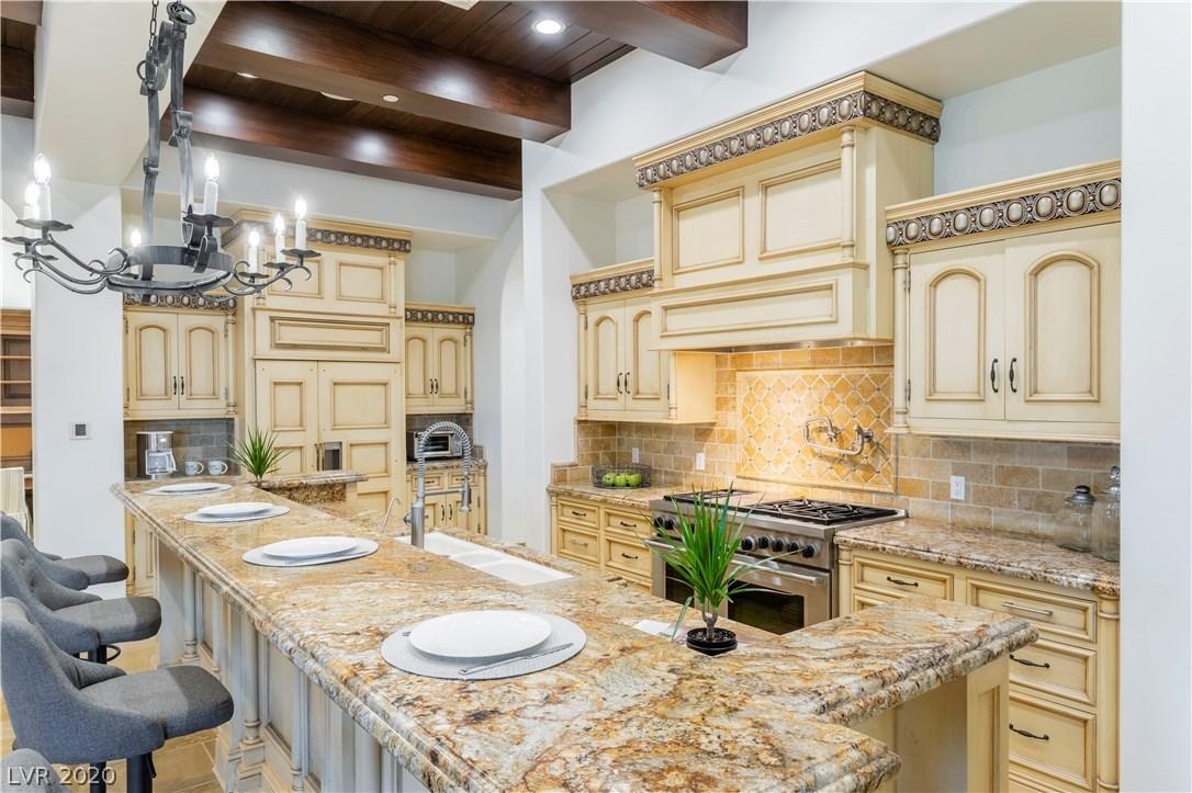 14 Paradise Valley Court