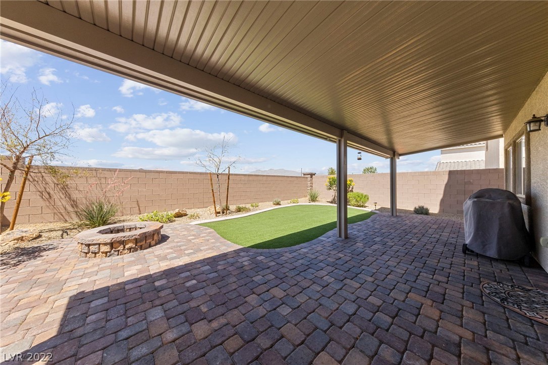 9140 Laughing Owl Avenue