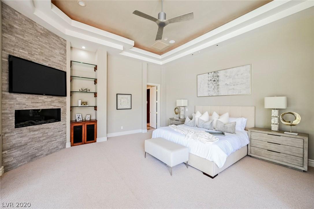 2297 Feathertree Avenue