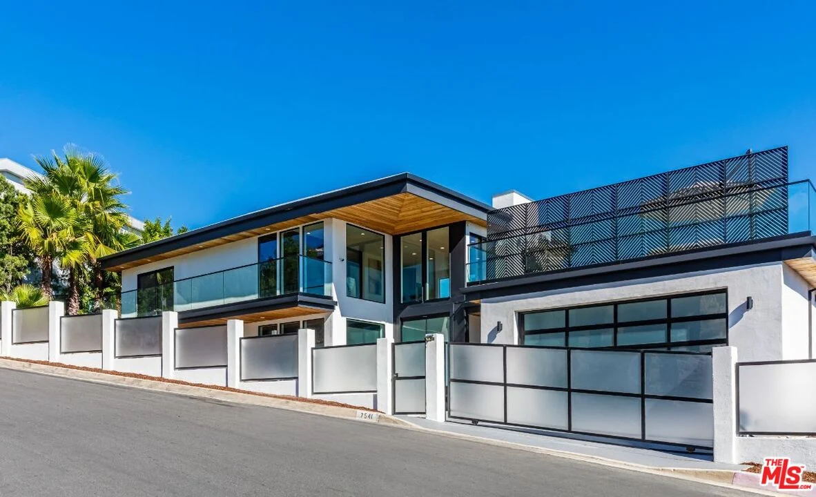 7541 Hermes Drive, Los Angeles, CA 90046
