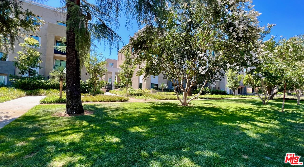 332 W Green St Unit 410, Pasadena, CA 91105