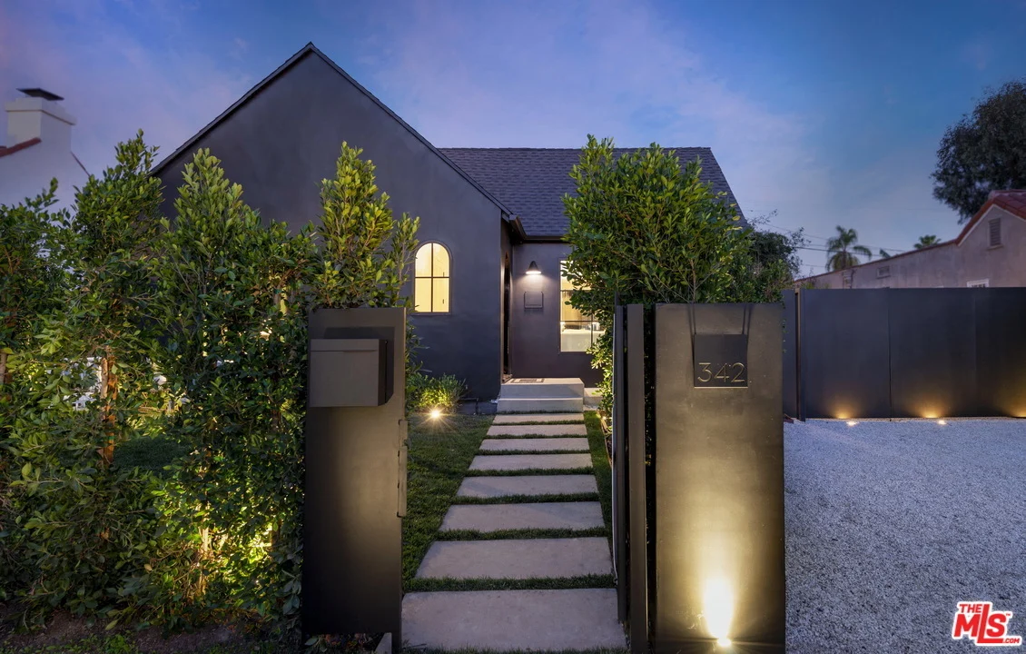 342 N Windsor Boulevard, Los Angeles, CA 90004