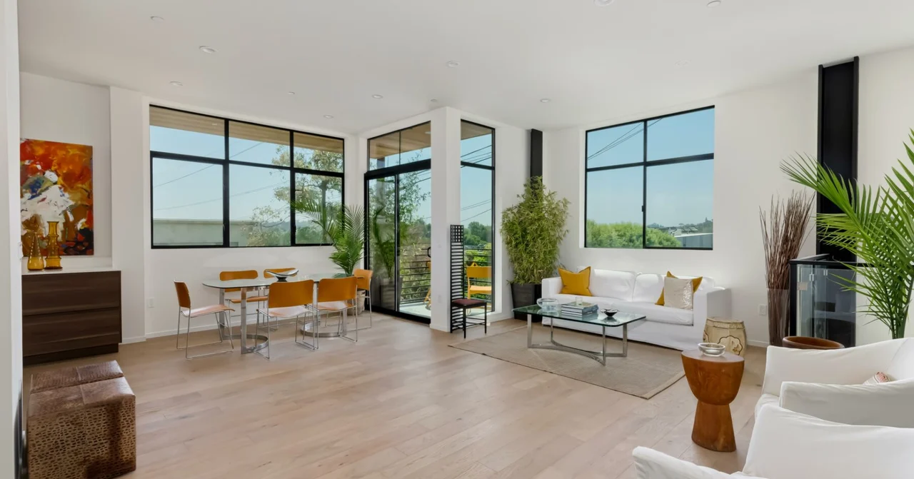 2904 West Hemingway Drive, Silver Lake, CA 90039