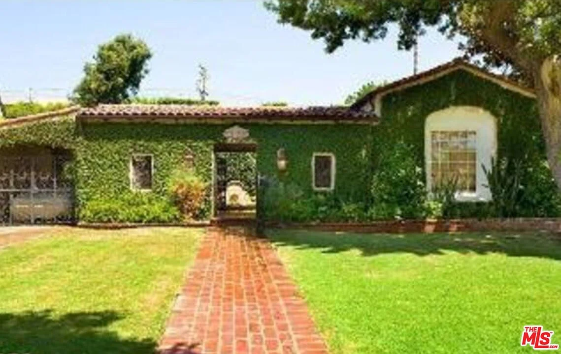934 Orlando Ave, Los Angeles, CA 90069