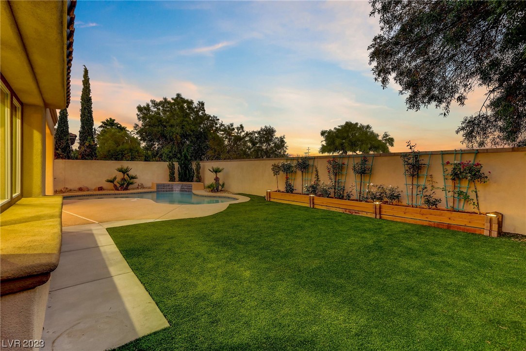 11219 La Madre Ridge Drive