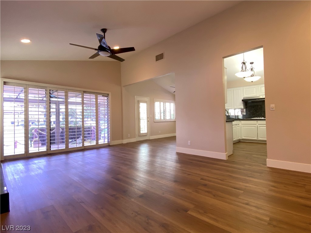 3013 Waterside Circle
