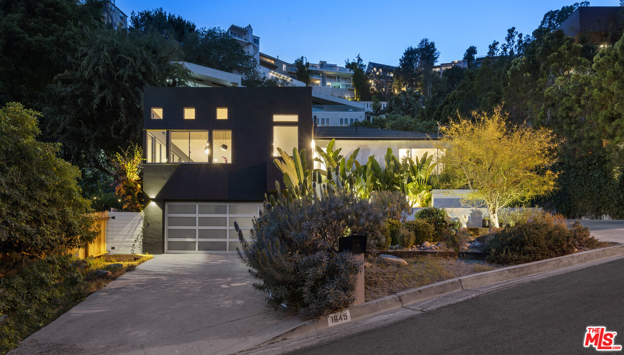 1645 Marmont Ave, Los Angeles, CA 90069