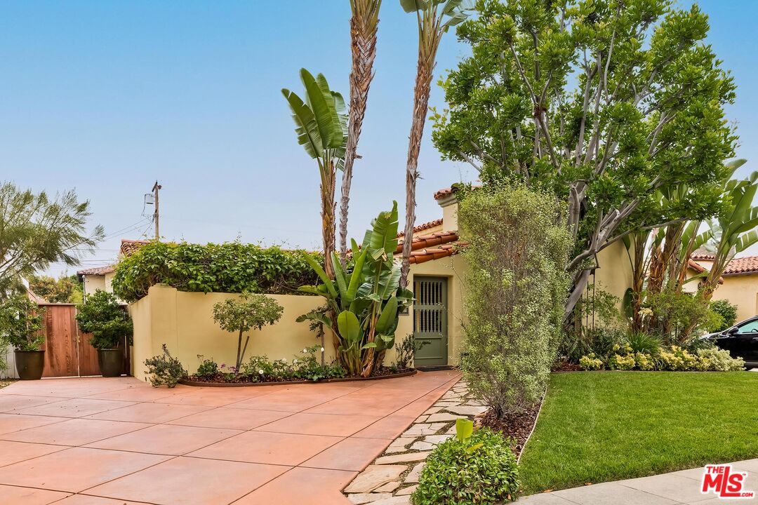 252 S Wetherly Dr, Beverly Hills, CA 90211