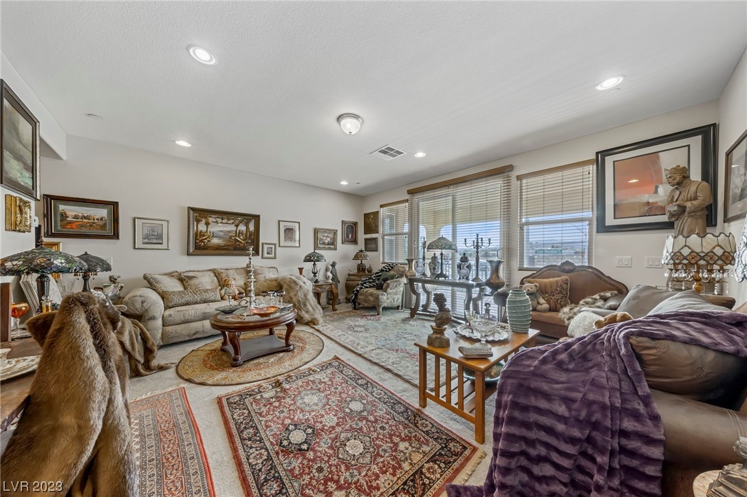 4807 Enchanted View Street