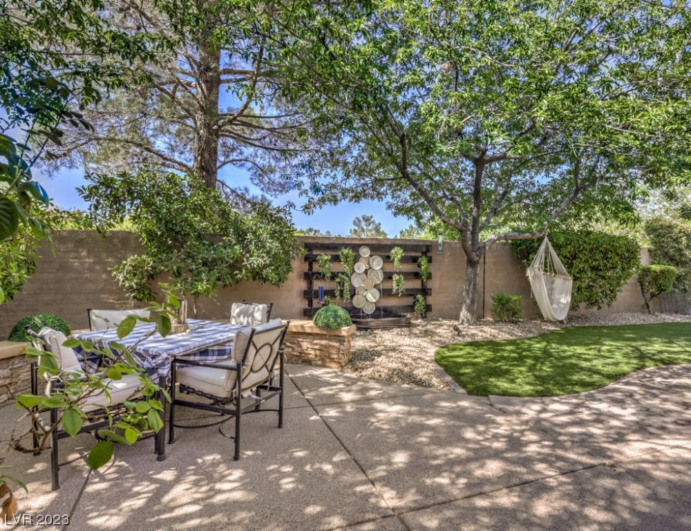15 Moraine Drive