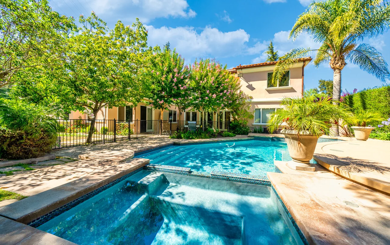 11232 Briarcliff Lane, Los Angeles, CA 90046