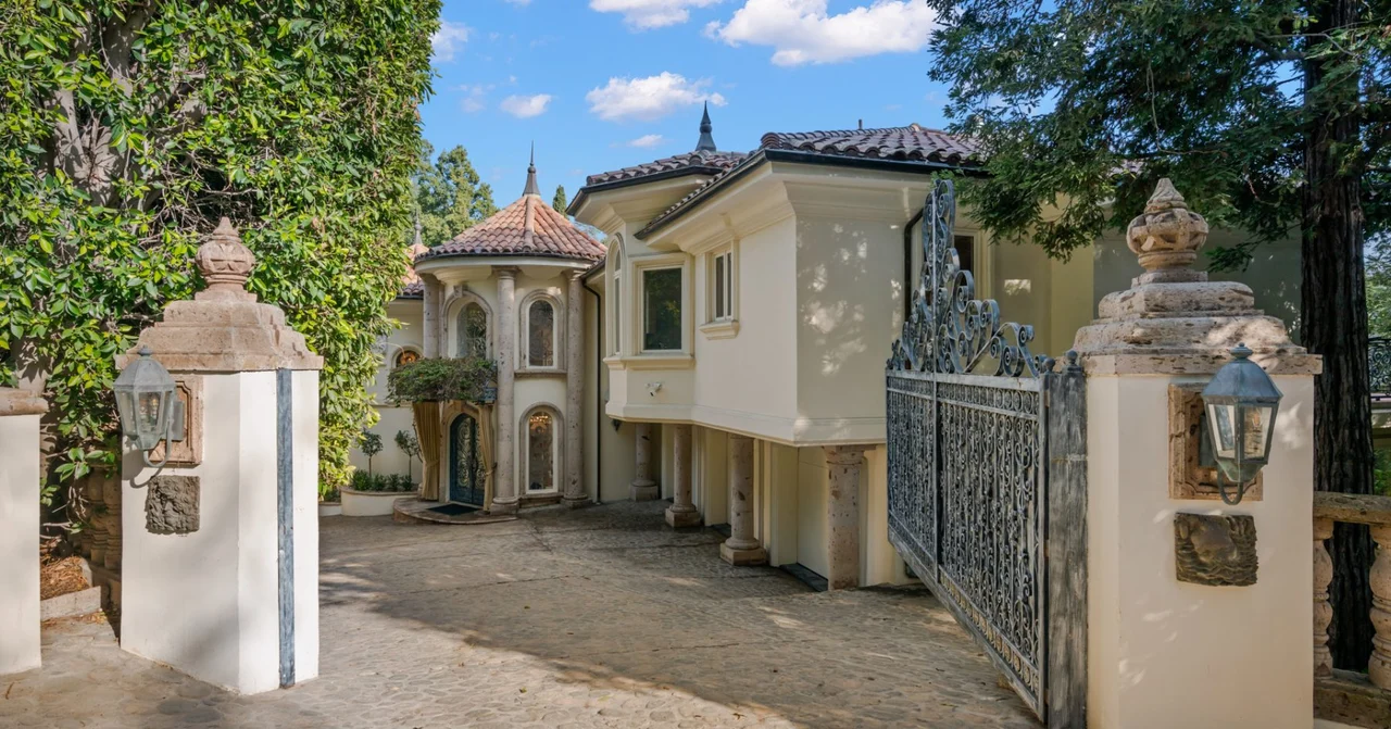 9602 Oak Pass Road, Beverly Hills, CA 90210