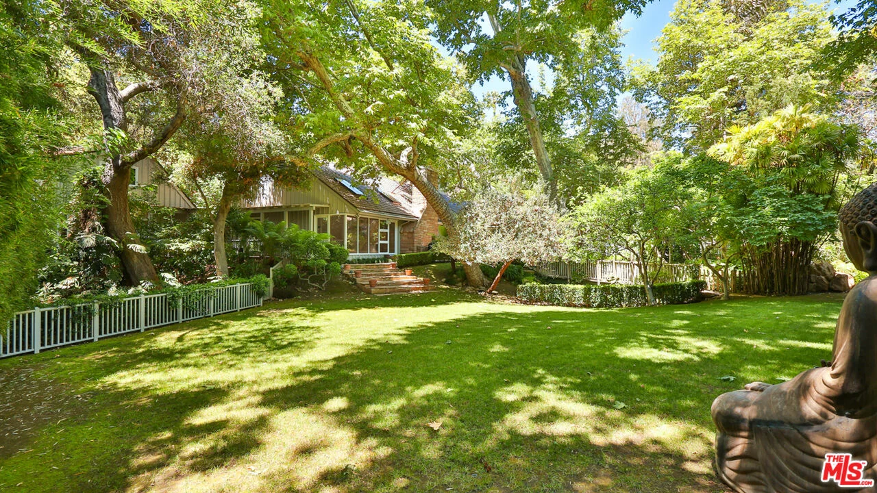 469 St Pierre Road, Los Angeles, CA 90077