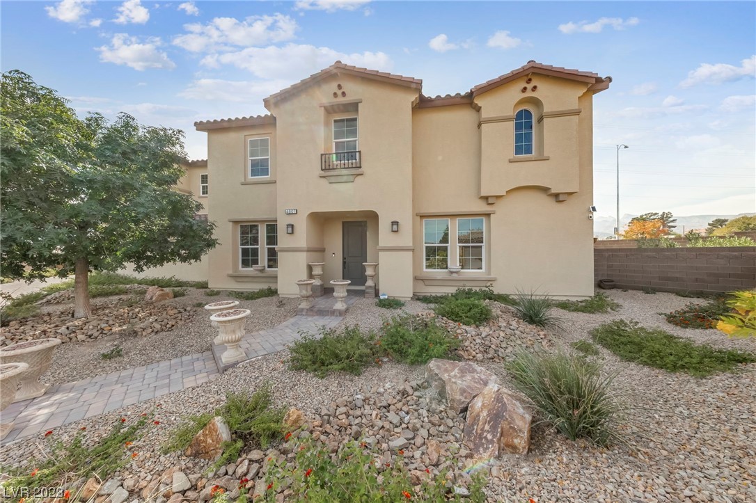 4807 Enchanted View Street