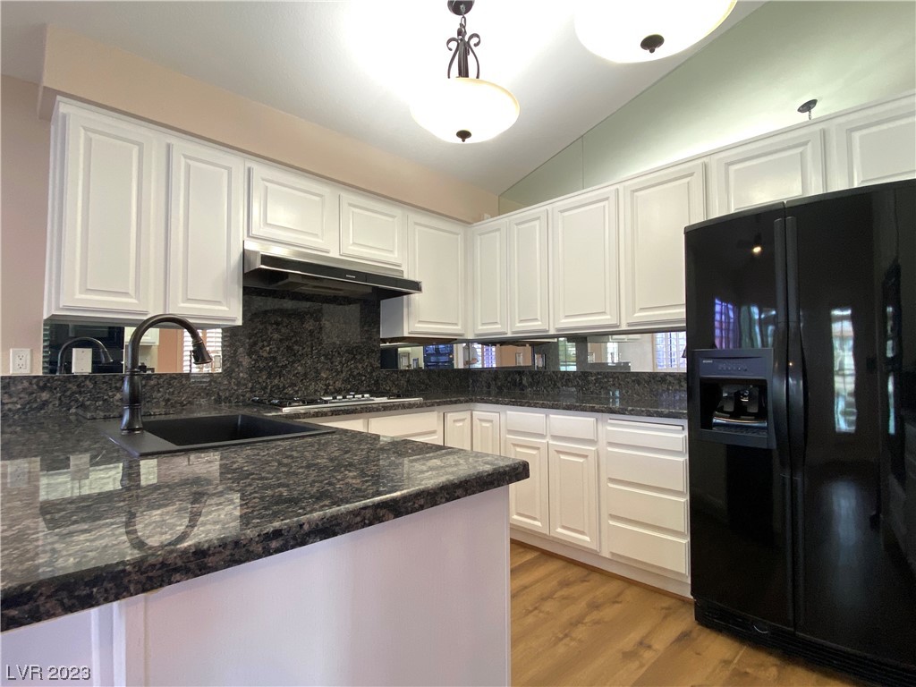 3013 Waterside Circle