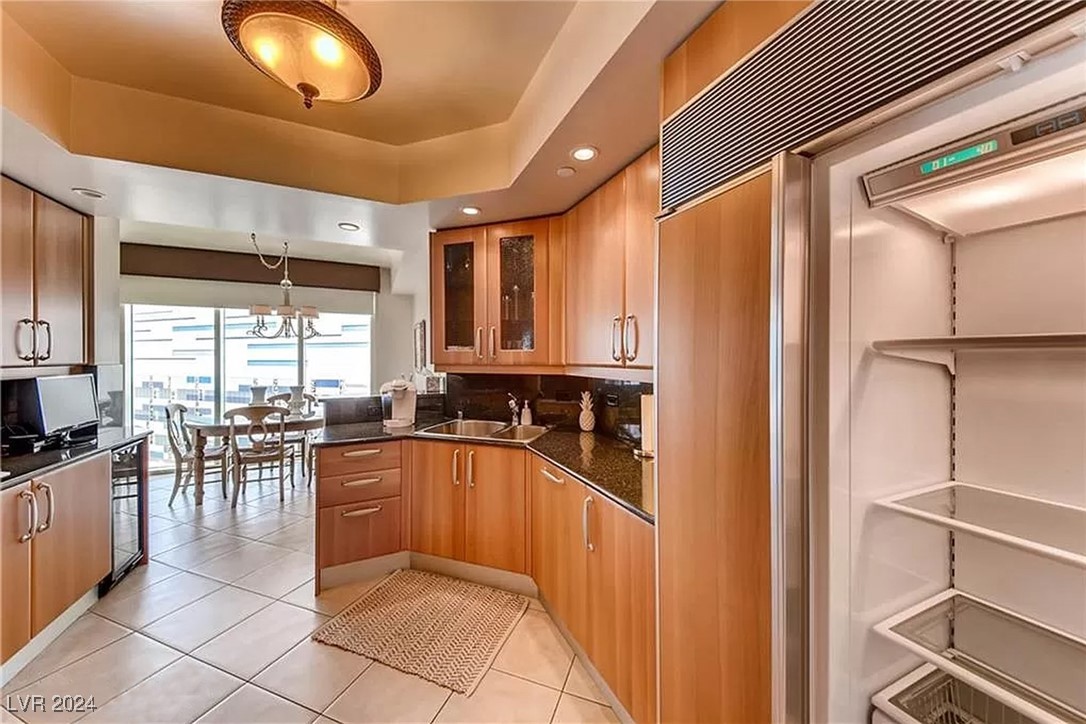 2747 Paradise Road 1205