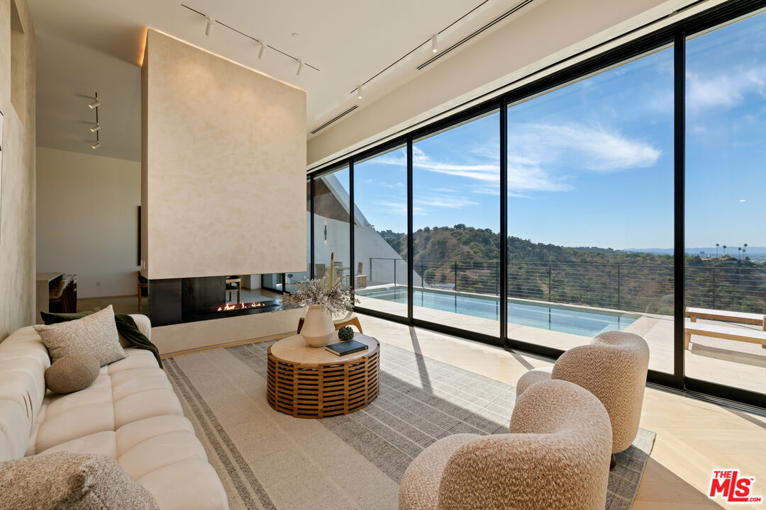 3699 Alta Mesa Dr, Studio City, CA 91604
