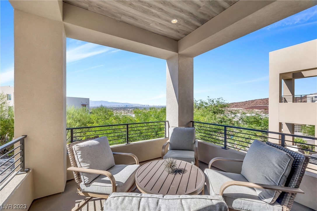 406 Solitude Peak Lane