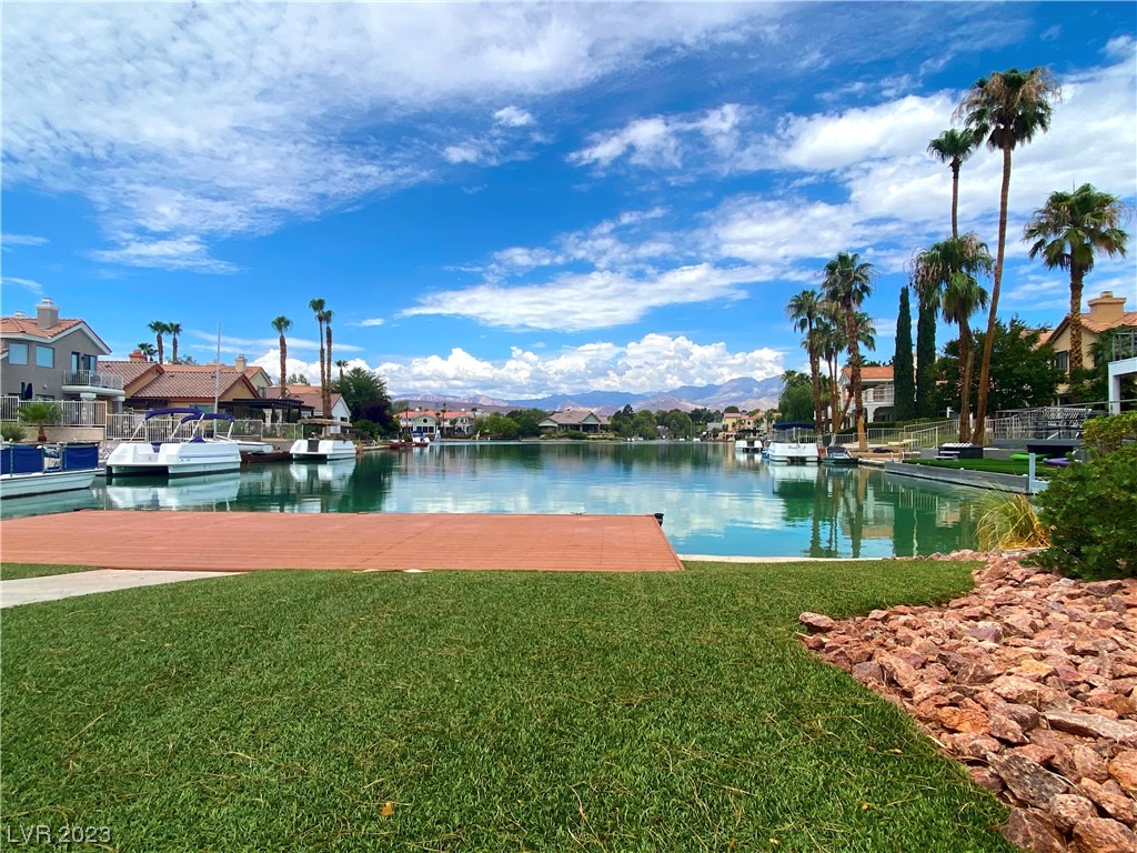 3013 Waterside Circle