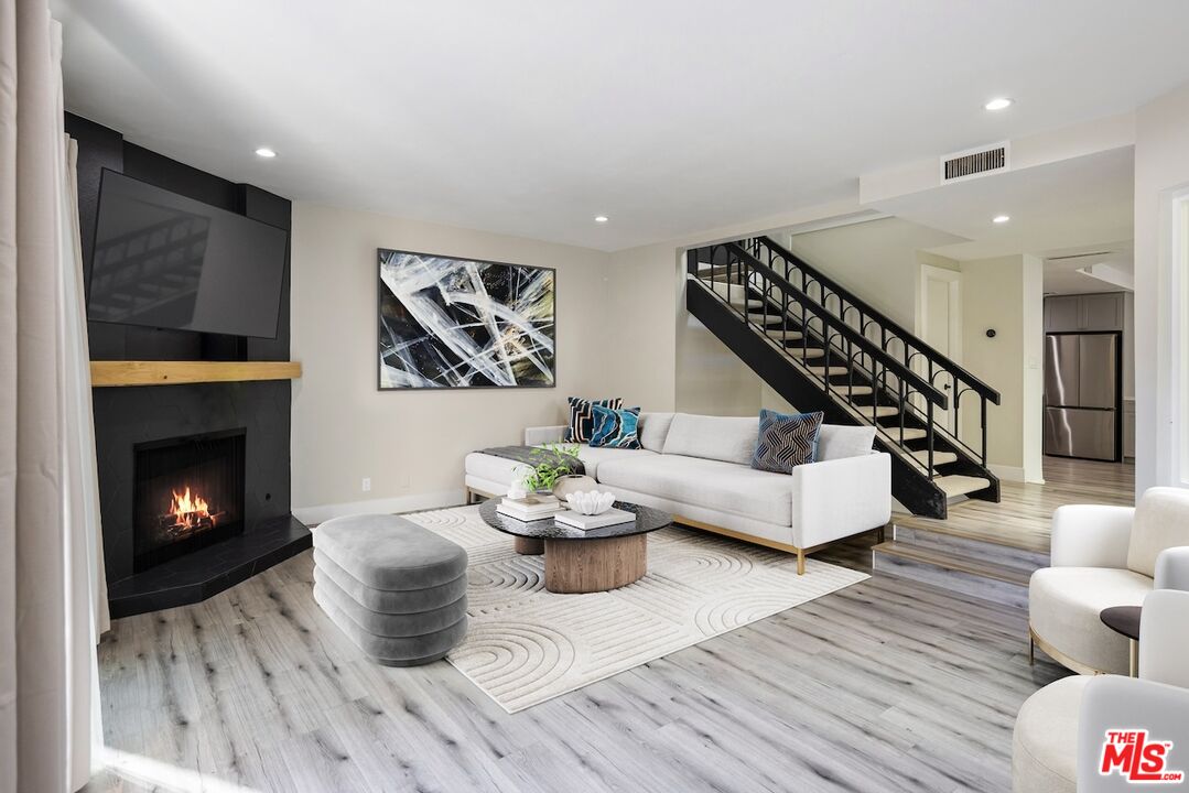 5255 Zelzah Ave Unit: 110, Encino, CA 91316