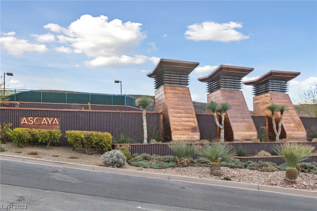12 Twisted Rock Court