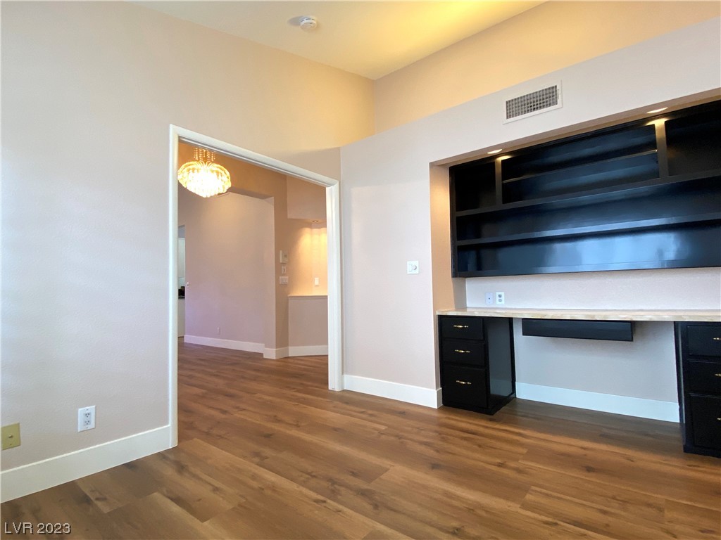 3013 Waterside Circle