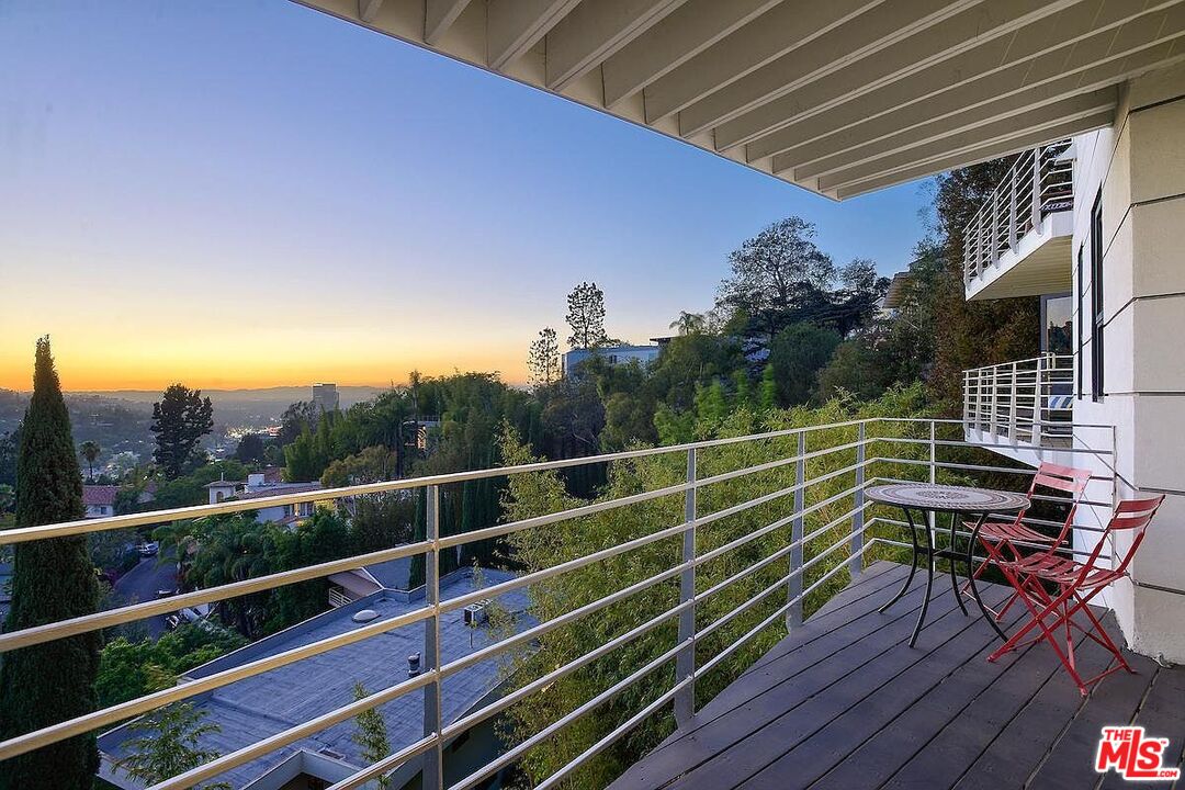 Banner Image #2