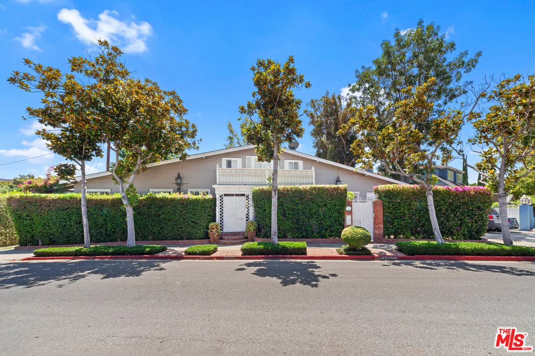 8954 1/2 Norma Place, West Hollywood, CA 90069