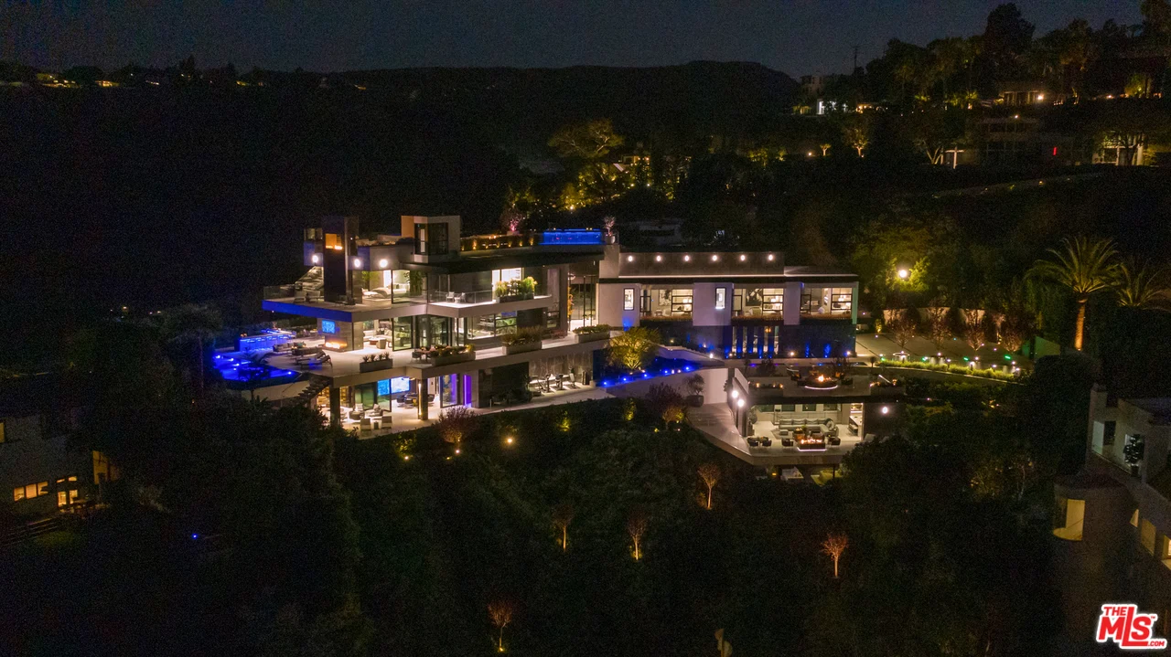1426 Summitridge Drive, Beverly Hills, CA 90210