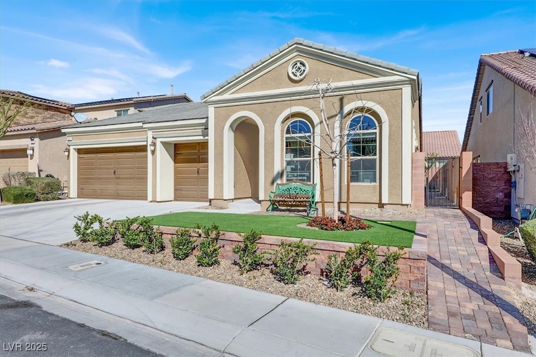 920 Claystone Ridge Avenue