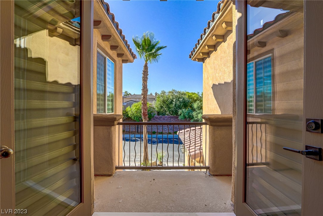 11219 La Madre Ridge Drive