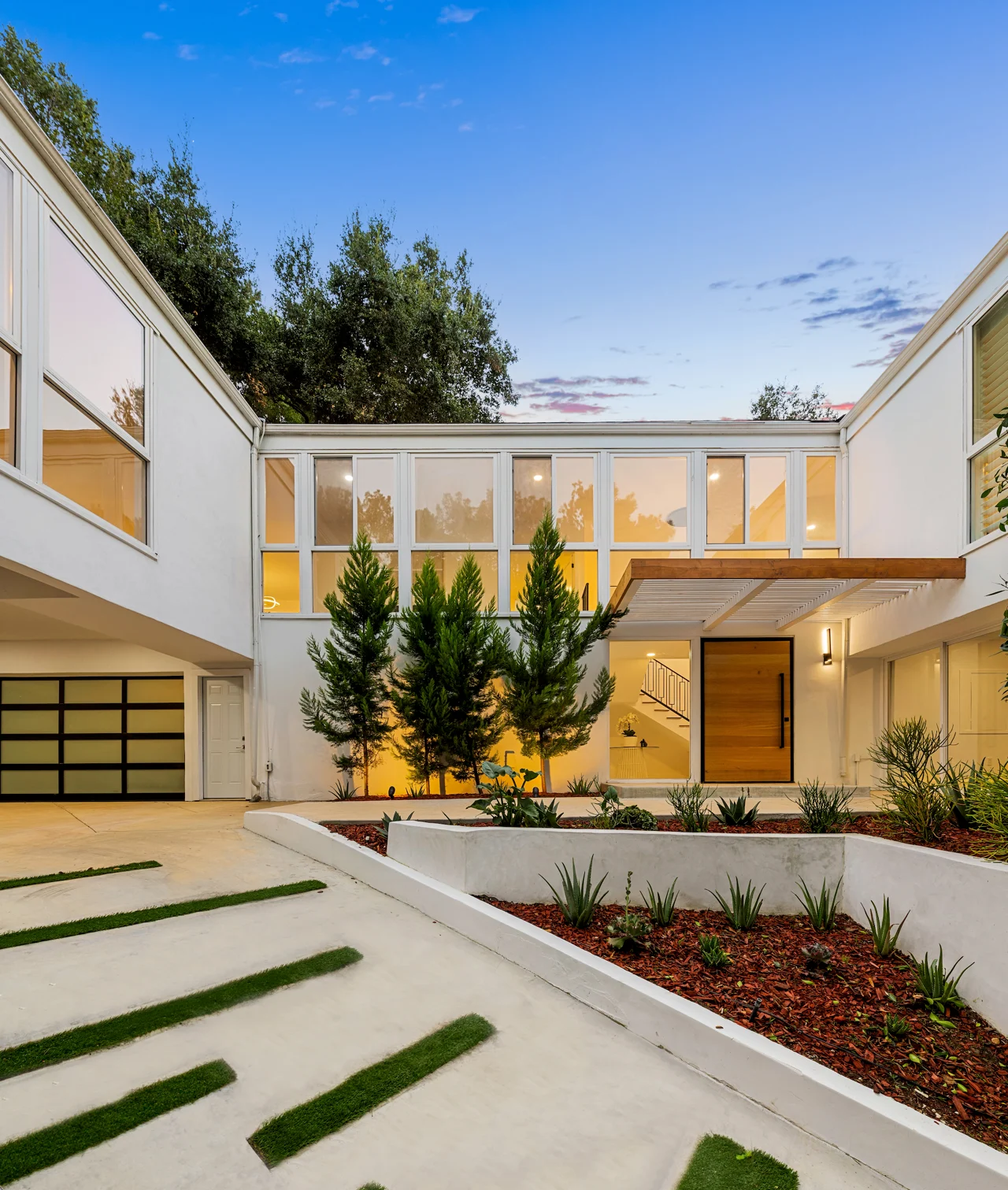1241 Encino Dr, Pasadena, CA 91108