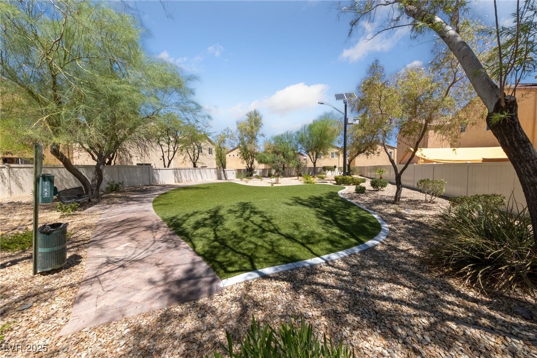 7438 Grizzly Giant Street