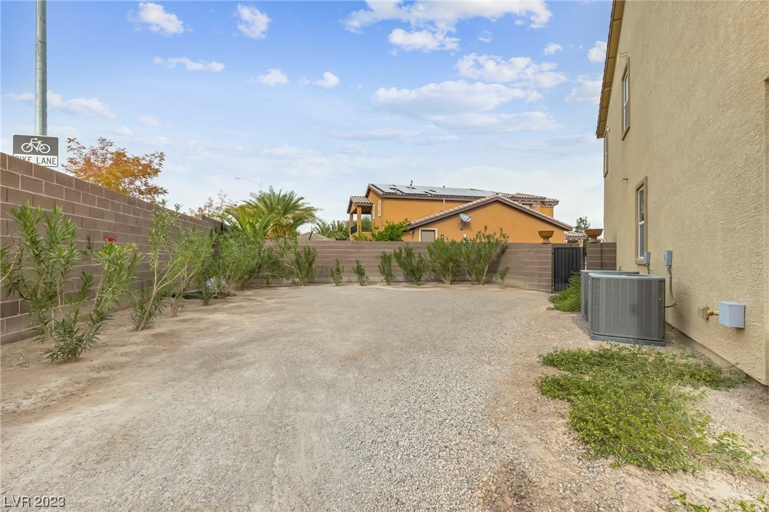 4807 Enchanted View Street