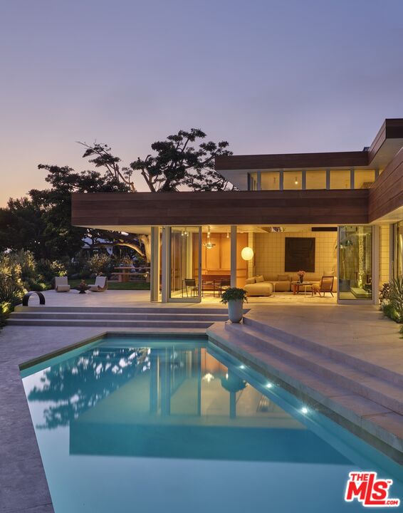 1700 Carla Ridge, Beverly Hills, CA 90210
