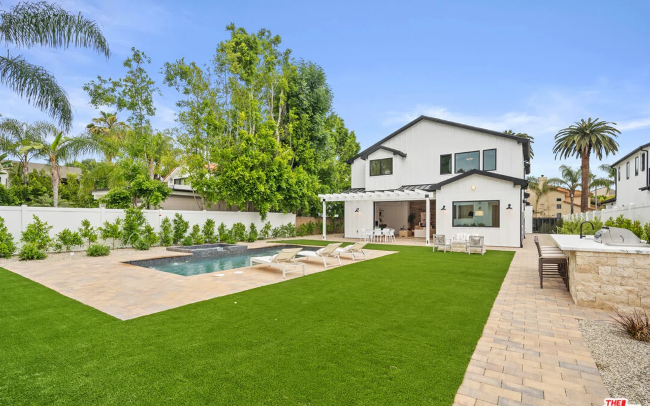 4475 Mammoth Avenue, Sherman Oaks, CA 91423