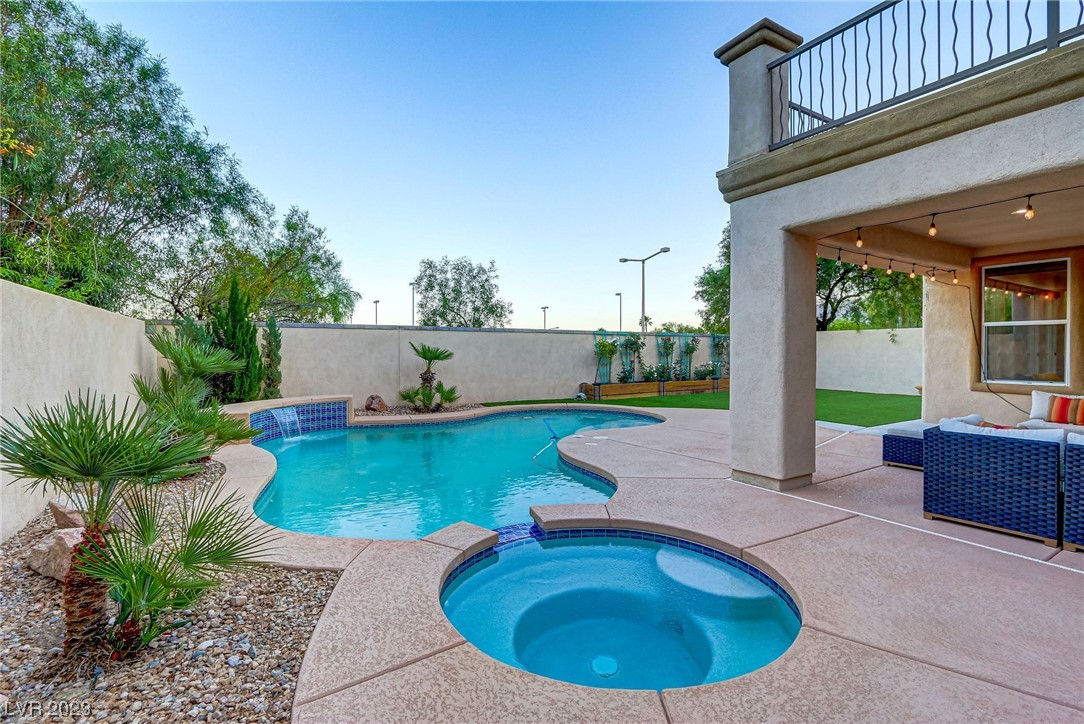 11219 La Madre Ridge Drive