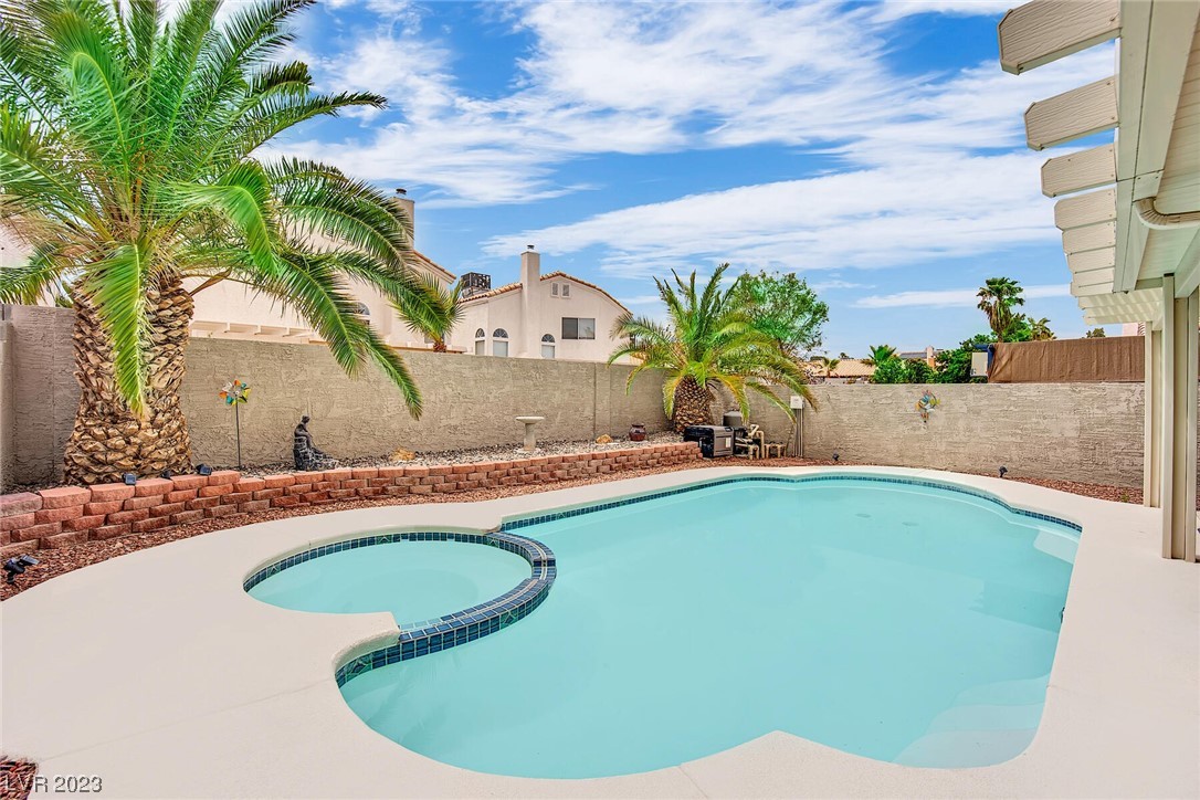 7925 Tulum Court