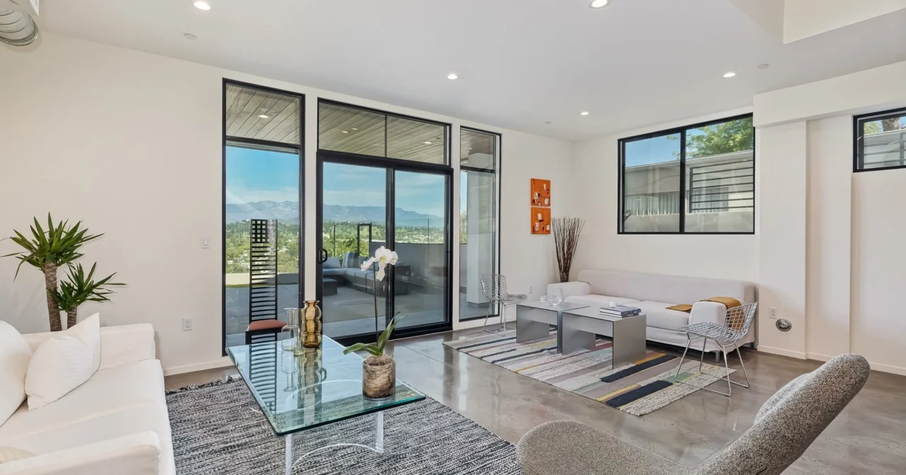 2903 West Hemingway Drive, Silver Lake, CA 90039