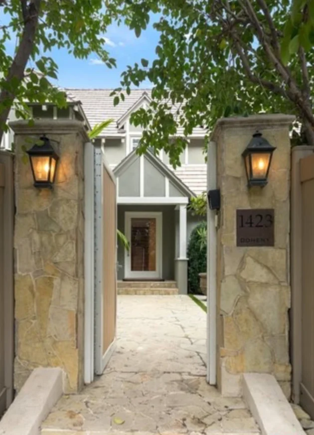 1423 N Doheny Dr, Los Angeles, CA 90069