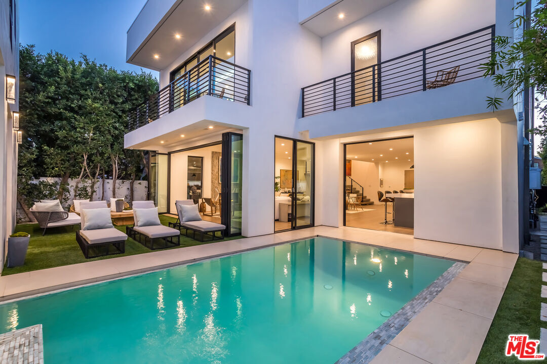 836 N Ogden Dr, Los Angeles, CA 90046