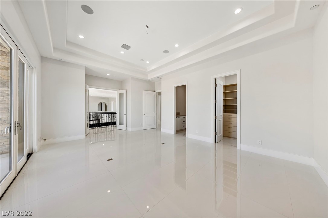 10 Cedar Chase Drive