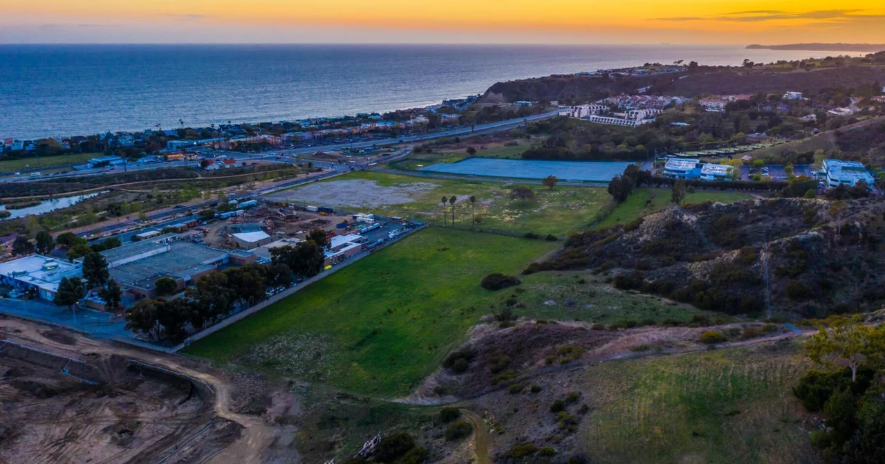 3700 La Paz Lane, Malibu, CA 90265